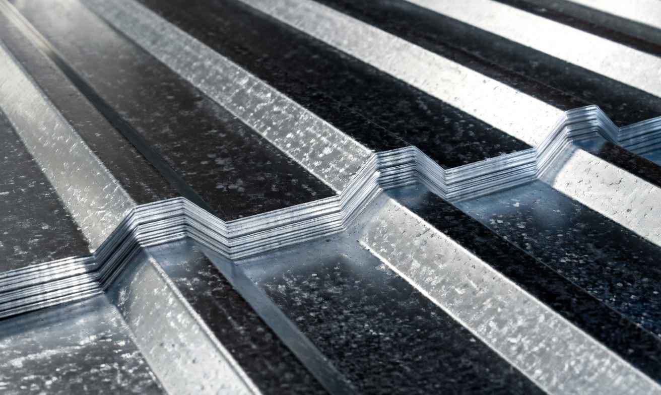 Преимущества нержавеющего профнастила